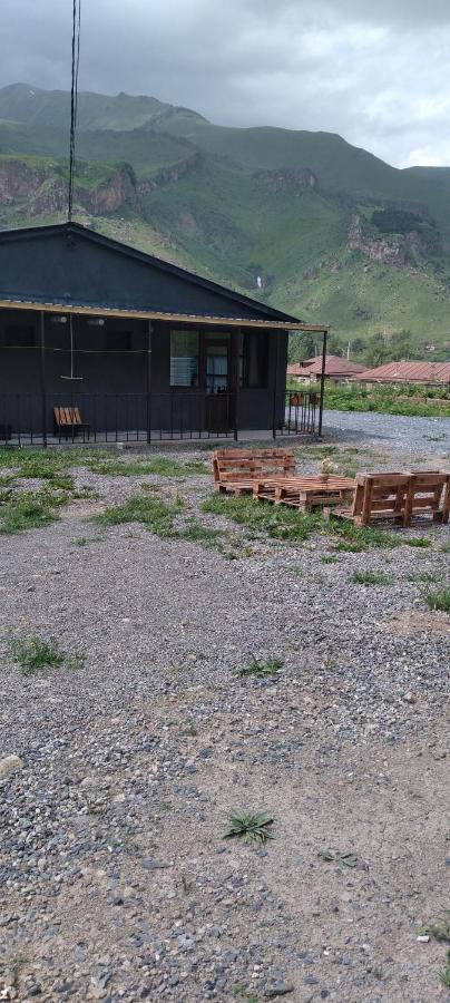 Nikolozi Hotel Kazbegi Exterior foto