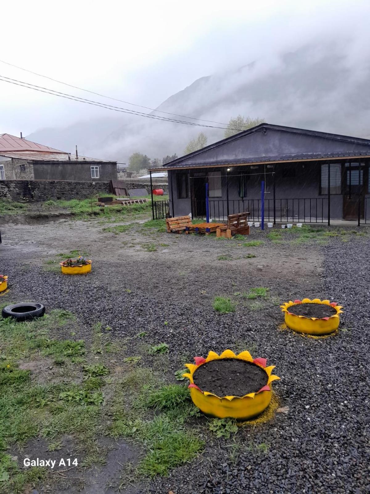 Nikolozi Hotel Kazbegi Exterior foto