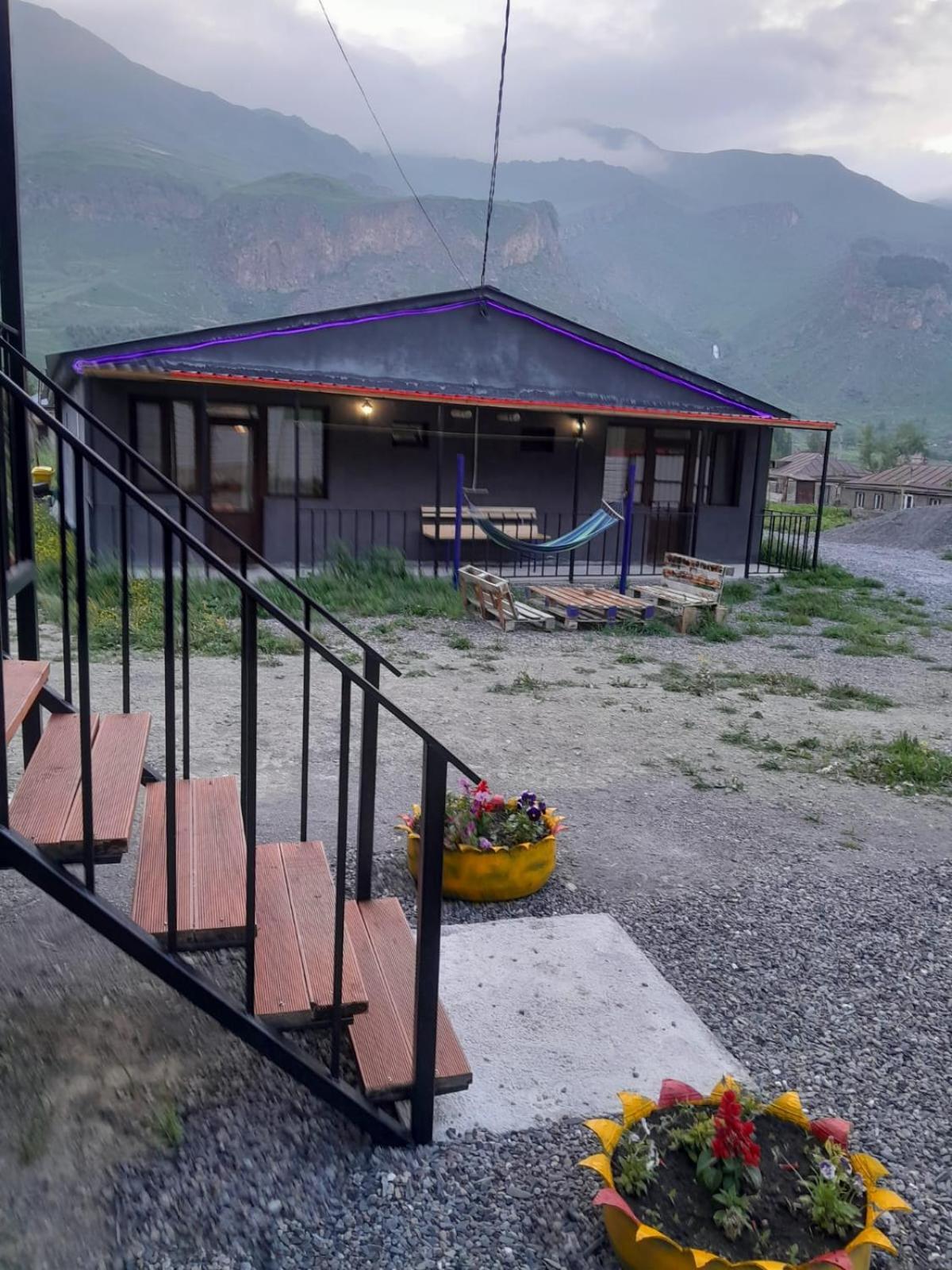 Nikolozi Hotel Kazbegi Exterior foto